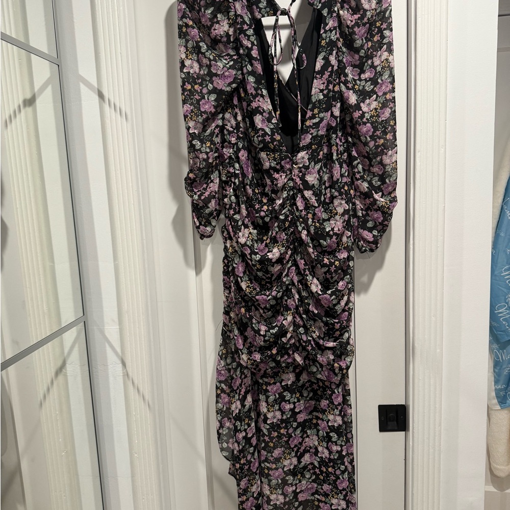 Chic Floral Long Sleeve Dress in Black and Pink